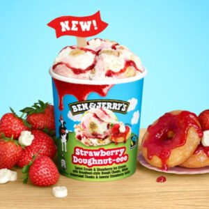 Ben & Jerry's Strawberry Doughnut-ee saldējums ar zemenēm un virtuļa gabaliņiem